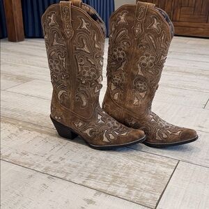 Laredo Brown Embroidered #cowboy Boots